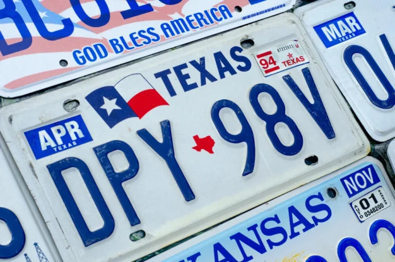 Cuánto cuesta sacar placas en Texas